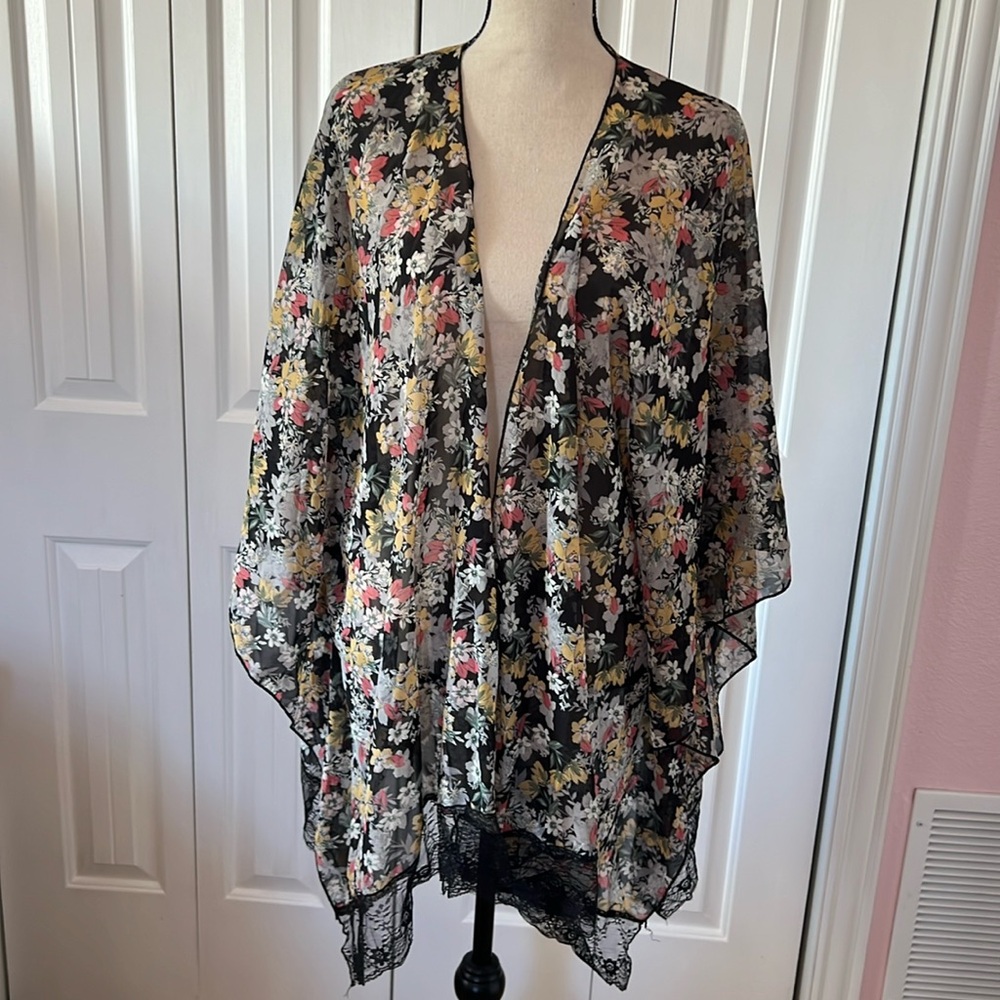 Emory rose floral kimono